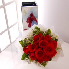 Hand Bouquet of 12 Stalks of Red Roses